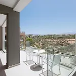 Noemie Luxury شقة فندقية 4*