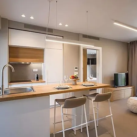 Noemie Luxury Апарт-готель