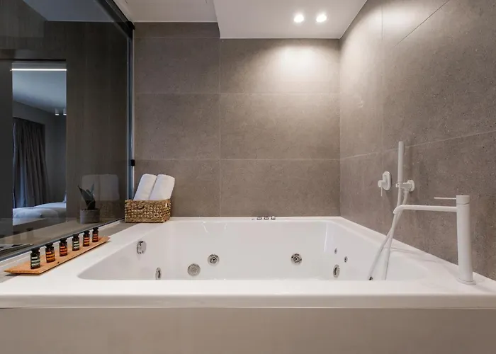 Noemie Luxury Aparthotel 4*